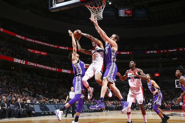 阿隆索：我相信我不是第一个必须经历这些情况的教练（阿隆索：我确信许多教练都经历过类似的处境）