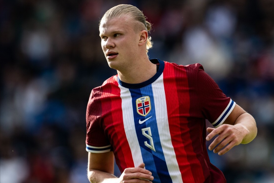 38岁传奇要退役？迈阿密夺冠夜藏悬念！老板亲承苏亚雷斯去留（38岁传奇将挂靴？迈阿密捧杯夜埋伏笔，老板亲口回应苏亚雷斯去留）