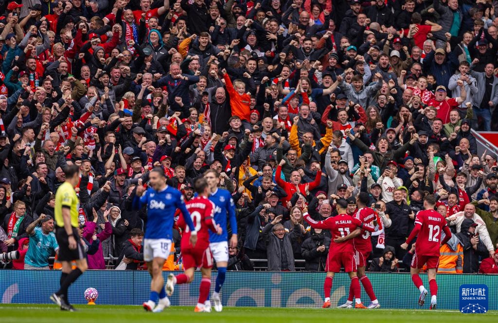 申花vs三箭首发：路易斯、马纳法先发阿苏埃替补，广岛单外援（申花战广岛三箭首发出炉：路易斯、马纳法先发，阿苏埃替补，广岛仅一外援）