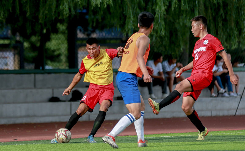 广东2将缺席揭幕战，山西酝酿1换1交易，广厦捡到宝，新疆注册新外援（广东两将无缘揭幕战，山西谋划1换1，广厦收获惊喜，新疆注册新外援）