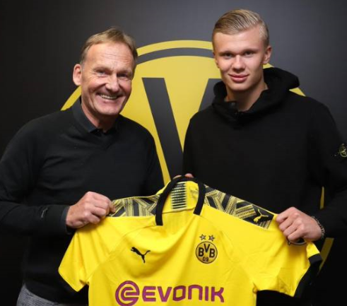 名宿：尼科-帕斯像托蒂，他是意甲最好的球员理应回皇马效力（名宿：尼科-帕斯神似托蒂，堪称意甲最佳，理应回归皇马）