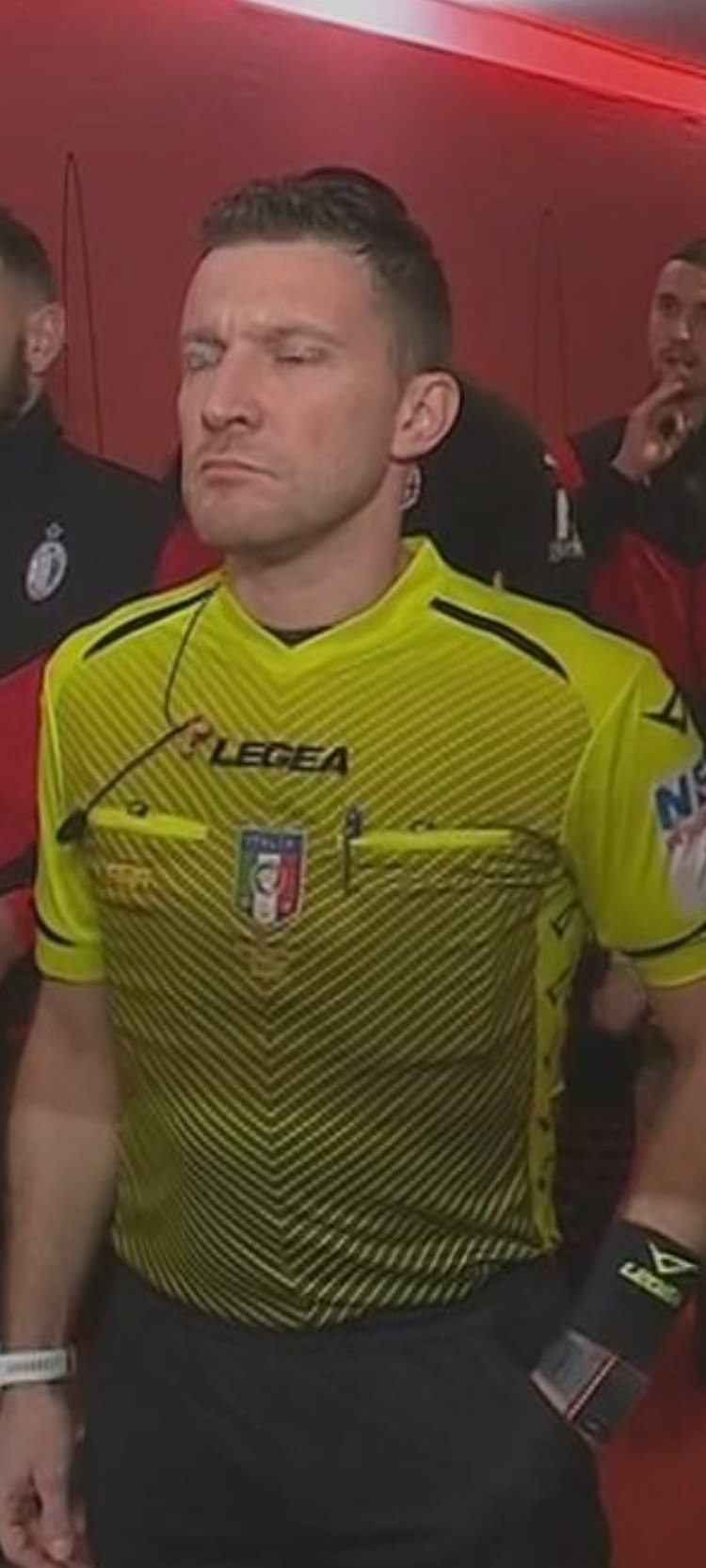 东契奇末节爆发 独行侠完成翻盘（东契奇末节发威 独行侠逆转取胜）