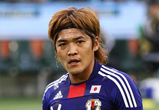 冬日暖阳映照赛场 校友欢聚情满中原（冬阳映赛场 校友齐聚情满中原）