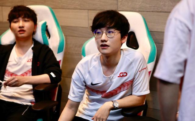 励了无数年 励了无数年